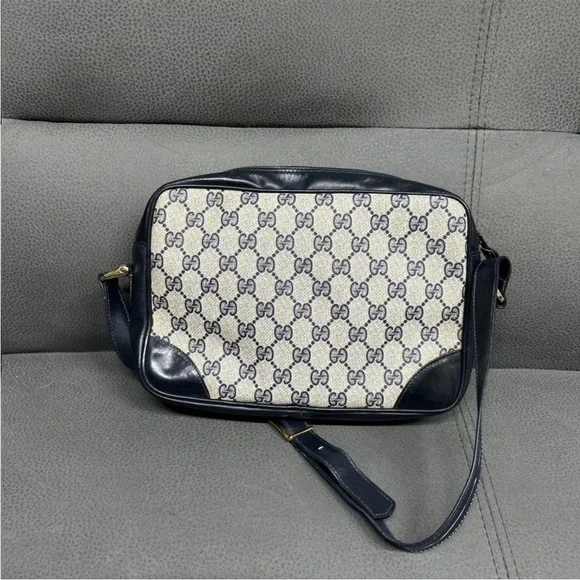 Gucci Black and Cream Crossbody Bag - Picture 2 of 10